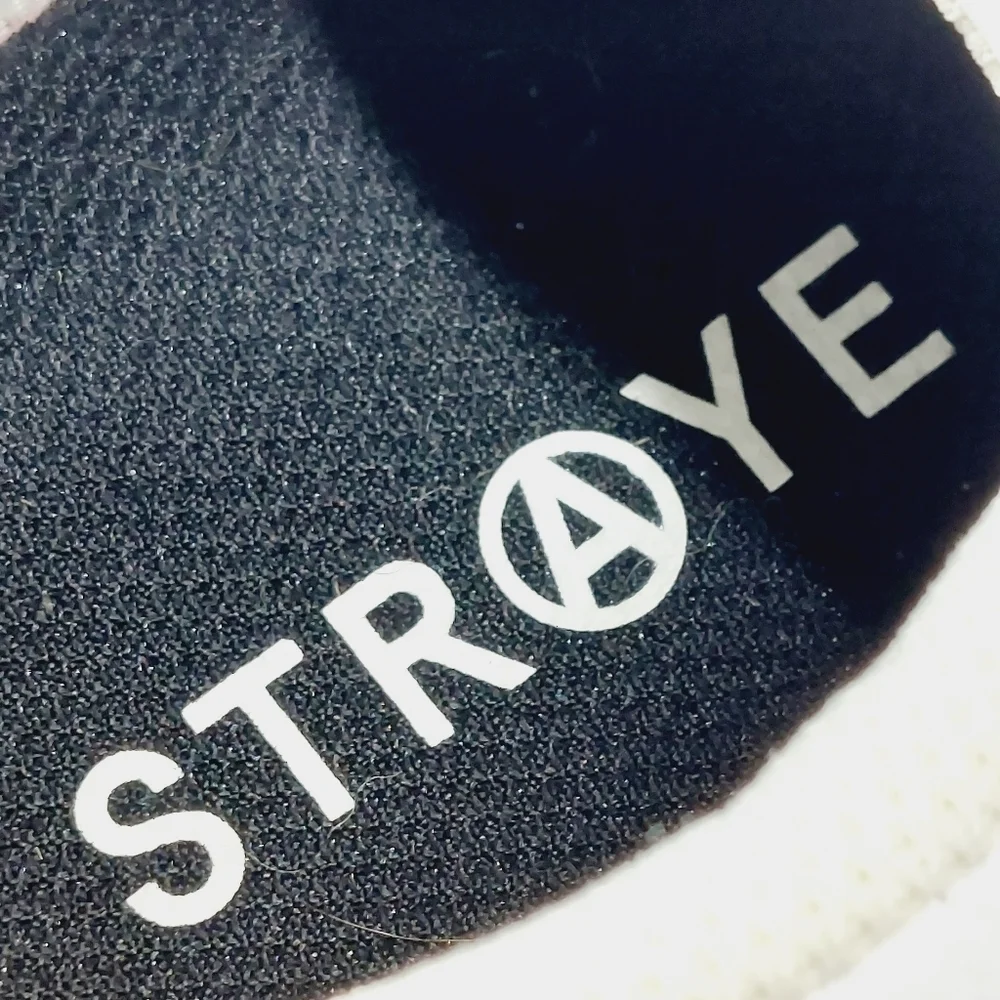 STRAYE White Sidewalk Low-Top Sneakers V477